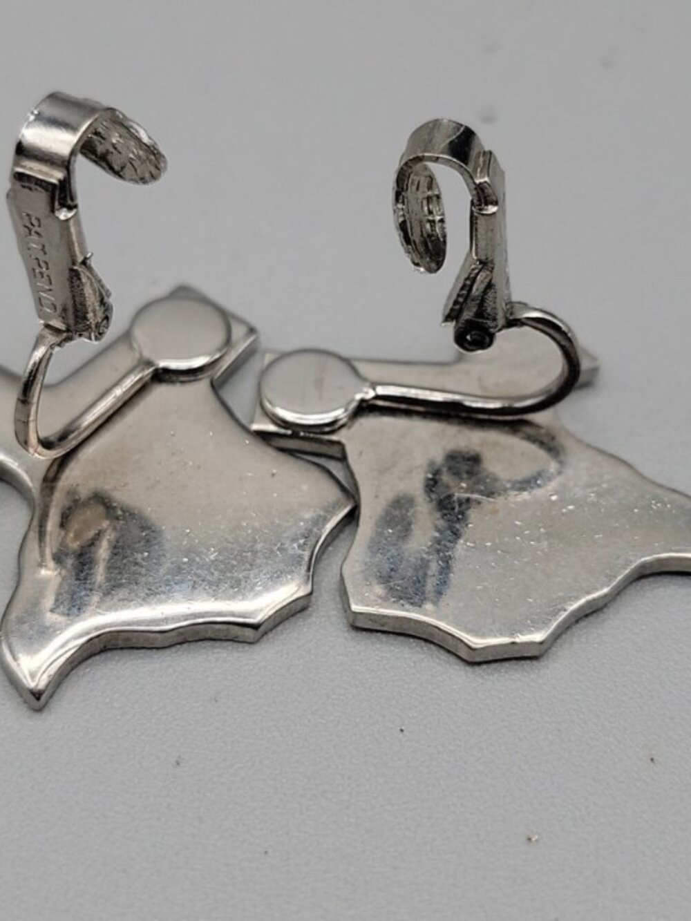 Vtg Coro Pegasus Texas Shaped Clip On Earrings 1950s Souvenir Line Pat Pendlng - Picture 3 of 4
